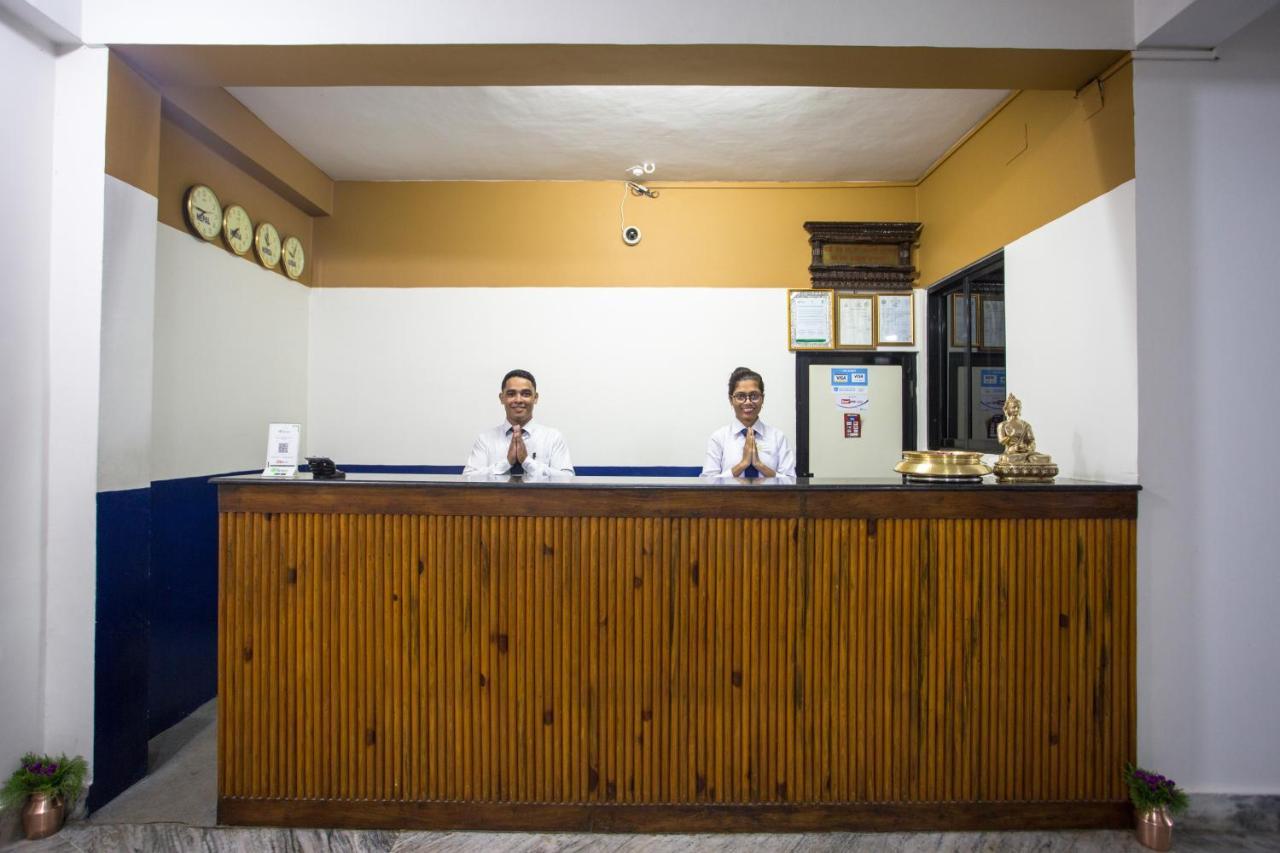 Siddhartha Hotel, Tikapur Extérieur photo